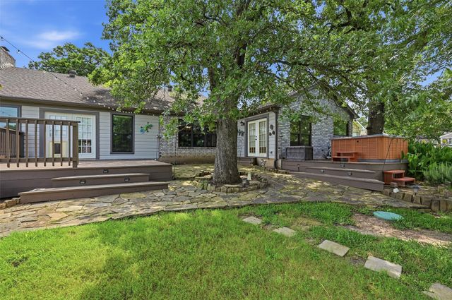 1344 Kiowa Drive E, Lake Kiowa, TX 76240