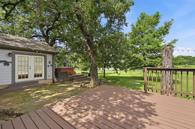 1344 Kiowa Drive E, Lake Kiowa, TX 76240