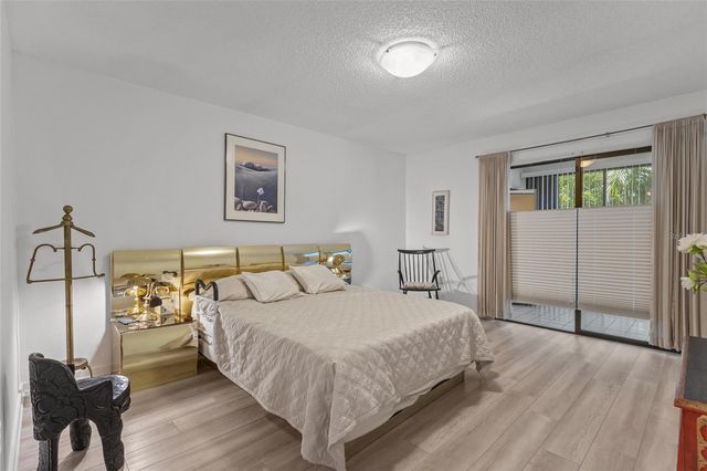 1623 PELICAN COVE ROAD 122, Sarasota, FL 34231