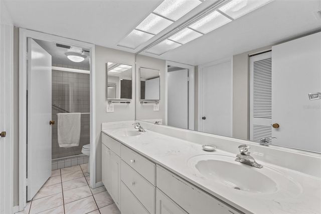 1623 PELICAN COVE ROAD 122, Sarasota, FL 34231