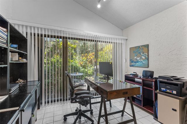 1623 PELICAN COVE ROAD 122, Sarasota, FL 34231