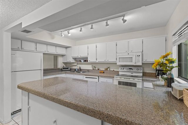 1623 PELICAN COVE ROAD 122, Sarasota, FL 34231