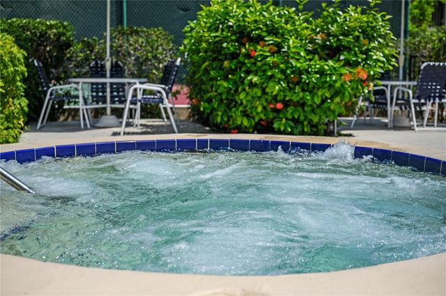 1623 PELICAN COVE ROAD 122, Sarasota, FL 34231
