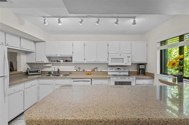 1623 PELICAN COVE ROAD 122, Sarasota, FL 34231