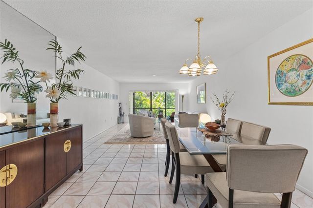 1623 PELICAN COVE ROAD 122, Sarasota, FL 34231