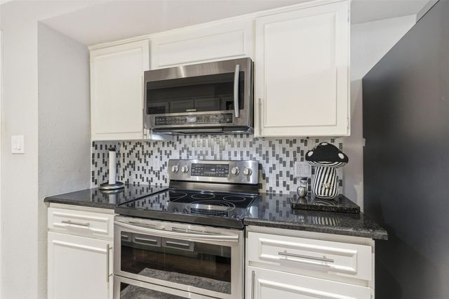 15922 Archwood Lane 1011, Dallas, TX 75248