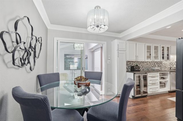 15922 Archwood Lane 1011, Dallas, TX 75248