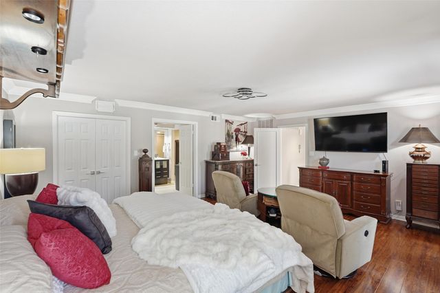 15922 Archwood Lane 1011, Dallas, TX 75248