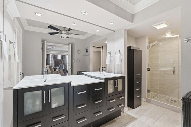 15922 Archwood Lane 1011, Dallas, TX 75248