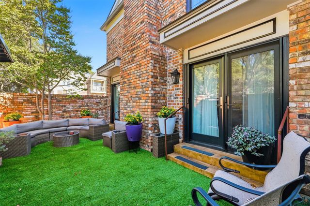 15922 Archwood Lane 1011, Dallas, TX 75248