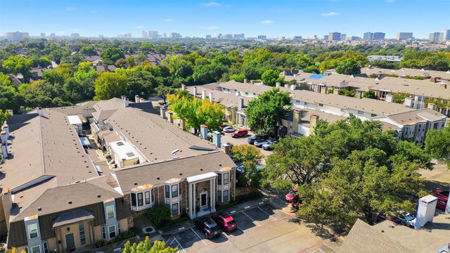 15922 Archwood Lane 1011, Dallas, TX 75248