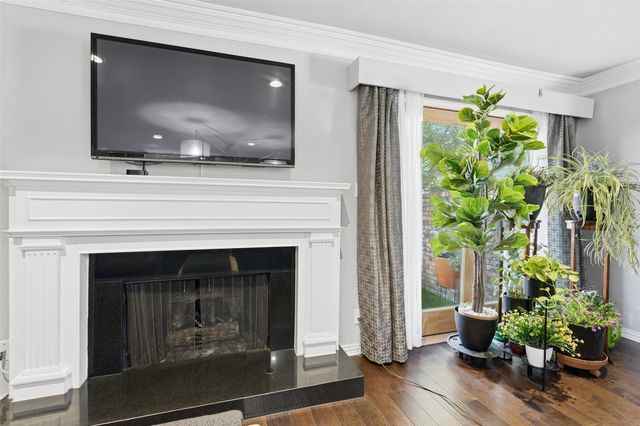 15922 Archwood Lane 1011, Dallas, TX 75248