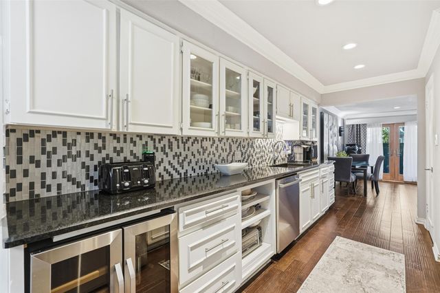 15922 Archwood Lane 1011, Dallas, TX 75248