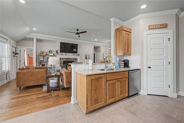 951 Trailwood Street, Tontitown, AR 72762