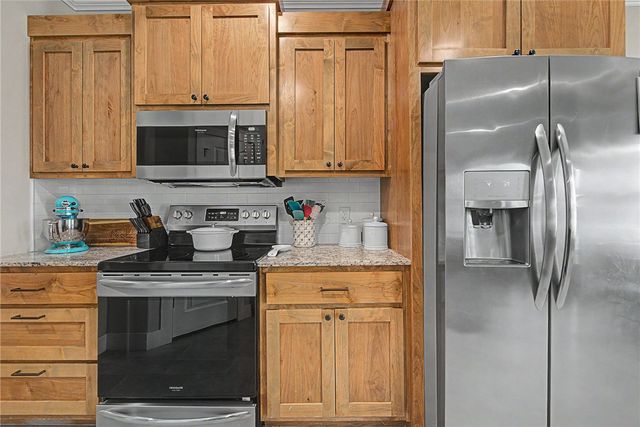 951 Trailwood Street, Tontitown, AR 72762