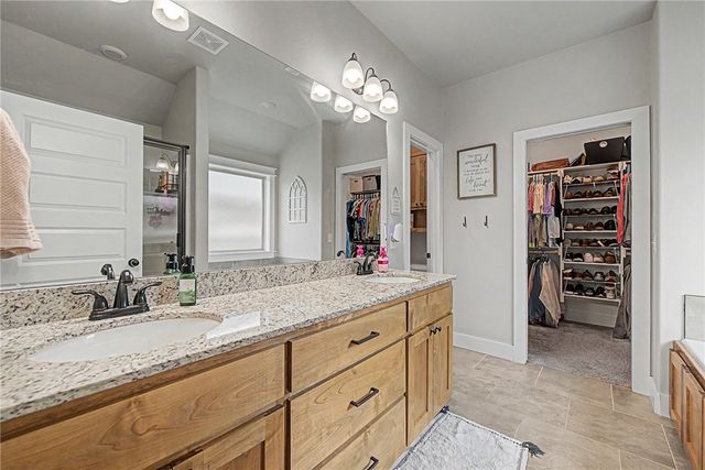 951 Trailwood Street, Tontitown, AR 72762