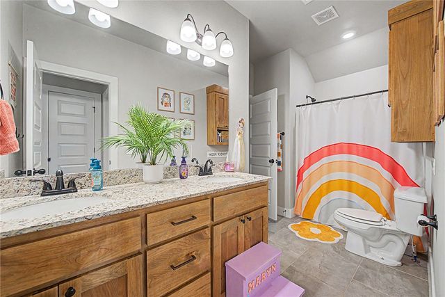 951 Trailwood Street, Tontitown, AR 72762