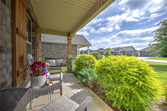 951 Trailwood Street, Tontitown, AR 72762