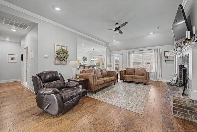 951 Trailwood Street, Tontitown, AR 72762