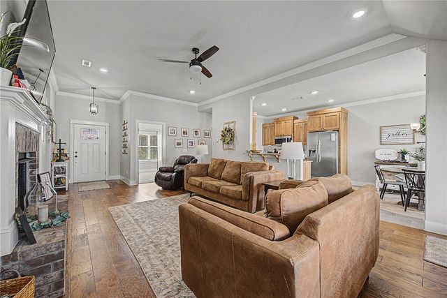 951 Trailwood Street, Tontitown, AR 72762