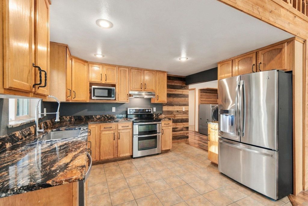 4383A Gardenspot Rd, Clayton, WA 99110 photo 4