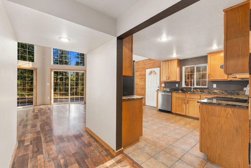 4383A Gardenspot Rd, Clayton, WA 99110 photo 5