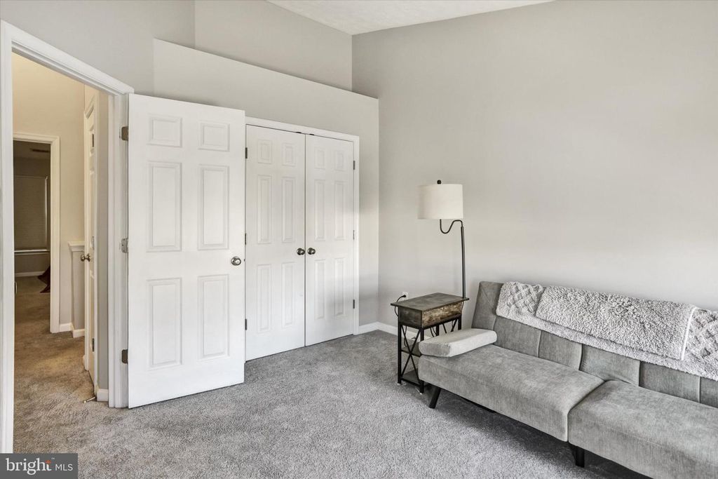 Image 15 of property listing at 9663 DAVISON RD, Middle River, MD 21220