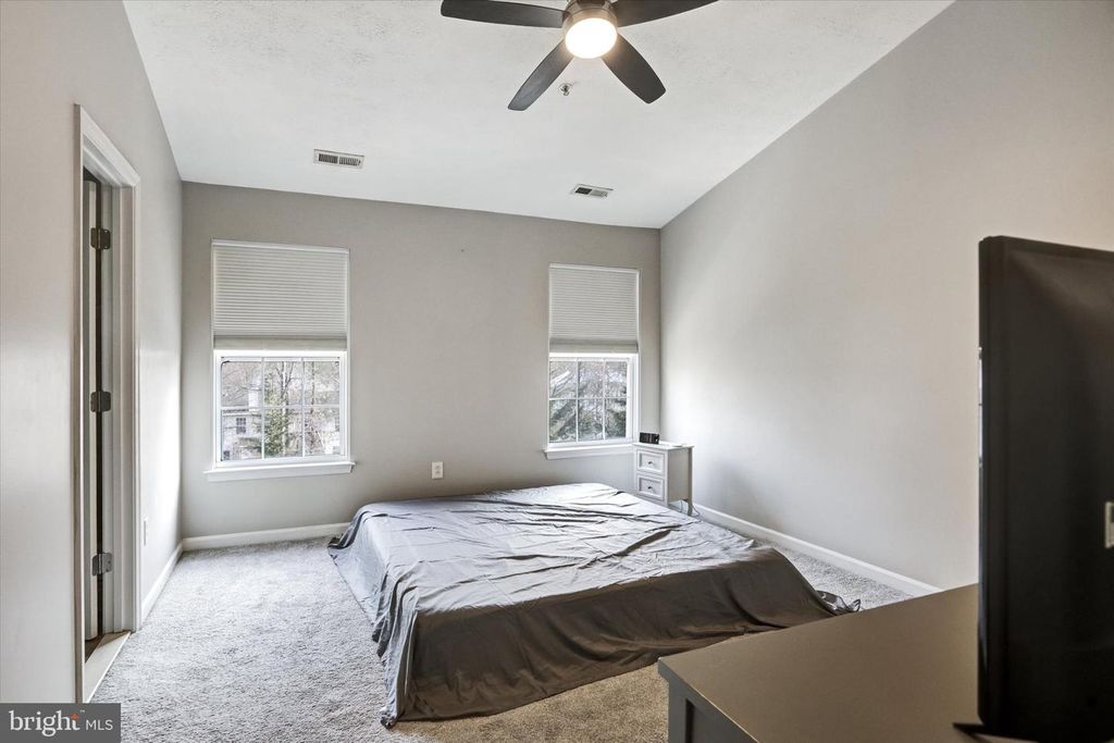 Image 20 of property listing at 9663 DAVISON RD, Middle River, MD 21220
