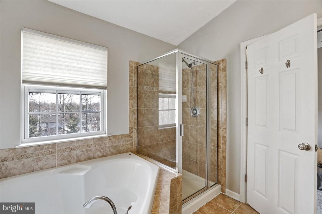 Image 26 of property listing at 9663 DAVISON RD, Middle River, MD 21220