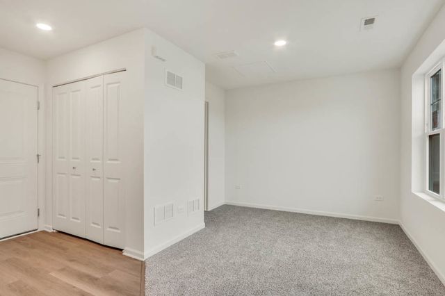 423 Lakeshore Court, St. Charles, IL 60174