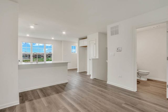 423 Lakeshore Court, St. Charles, IL 60174