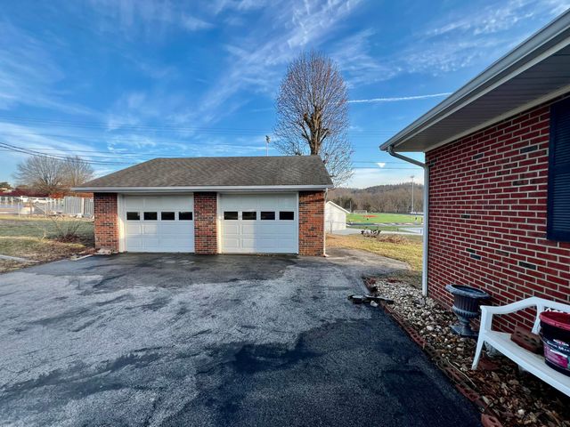 240 Hunter Street, Mt Vernon, KY 40456