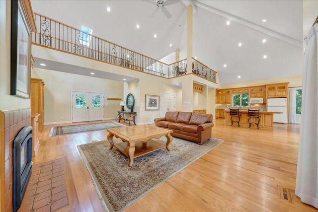 378 Lake View PT, Glade Hill, VA 24092