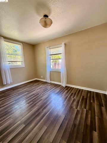 129 Foster St, Vallejo, CA 94591