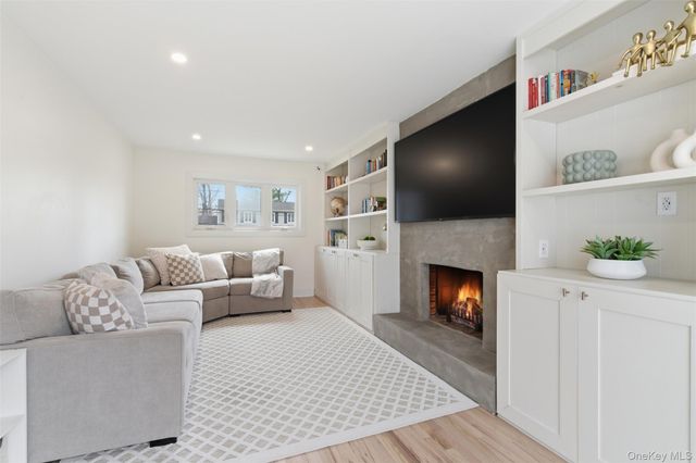 12 King Avenue, Melville, NY 11747