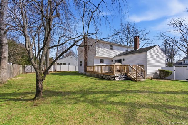12 King Avenue, Melville, NY 11747