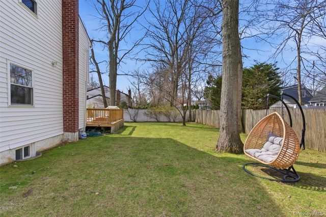 12 King Avenue, Melville, NY 11747