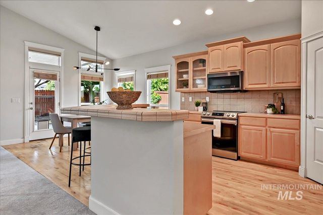 11323 W Hazelwood Dr, Boise, ID 83709