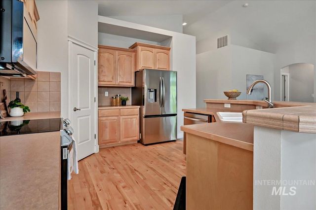 11323 W Hazelwood Dr, Boise, ID 83709