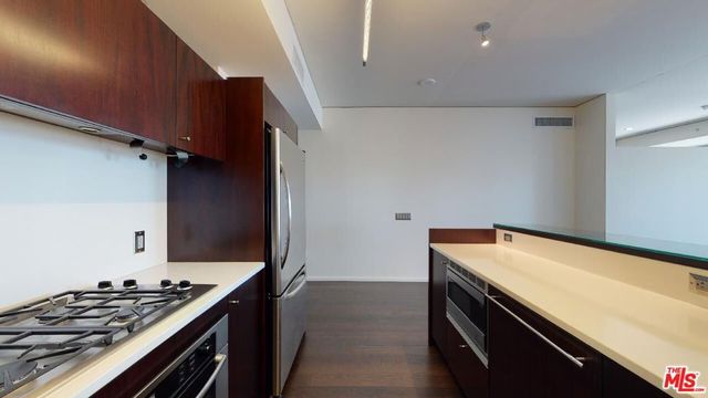1155 S Grand Avenue 1108, Los Angeles, CA 90015