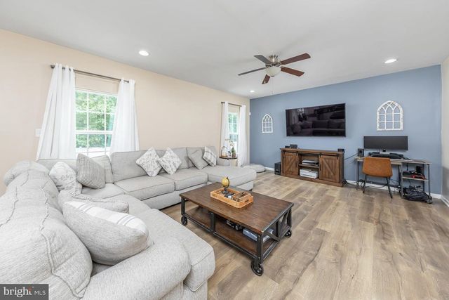 824 KRISTIN LN, Williamstown, NJ 08094