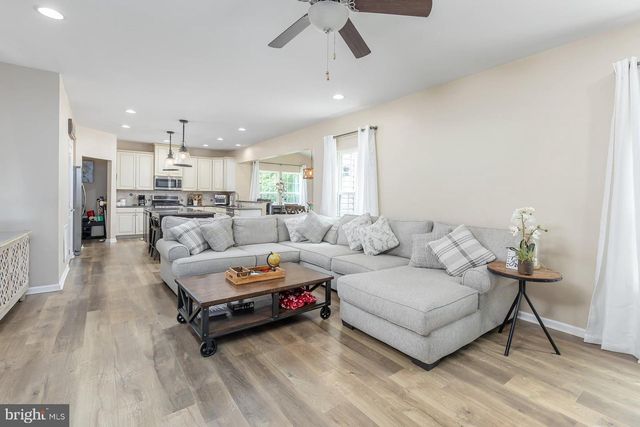 824 KRISTIN LN, Williamstown, NJ 08094