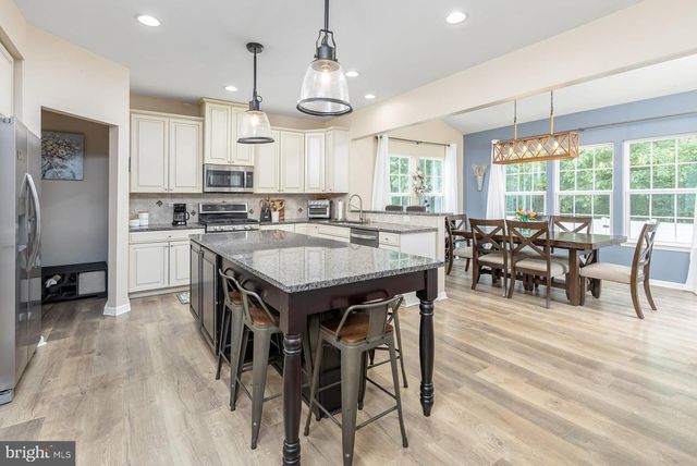 824 KRISTIN LN, Williamstown, NJ 08094