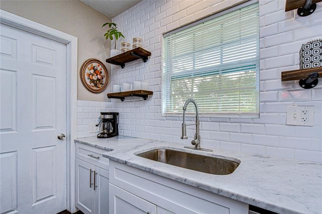 1710 ESCORT AVENUE, Tampa, FL 33610