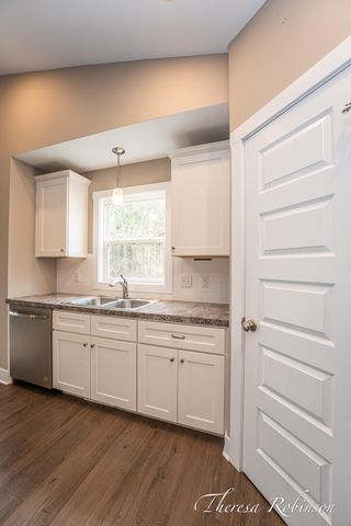 6180 Charleston Lane 46, Allendale Twp, MI 49401