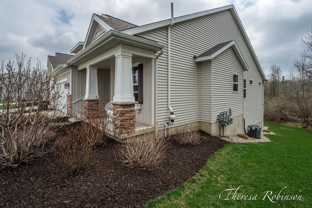 6180 Charleston Lane 46, Allendale Twp, MI 49401