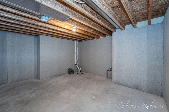 6180 Charleston Lane 46, Allendale Twp, MI 49401