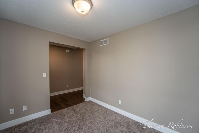 6180 Charleston Lane 46, Allendale Twp, MI 49401