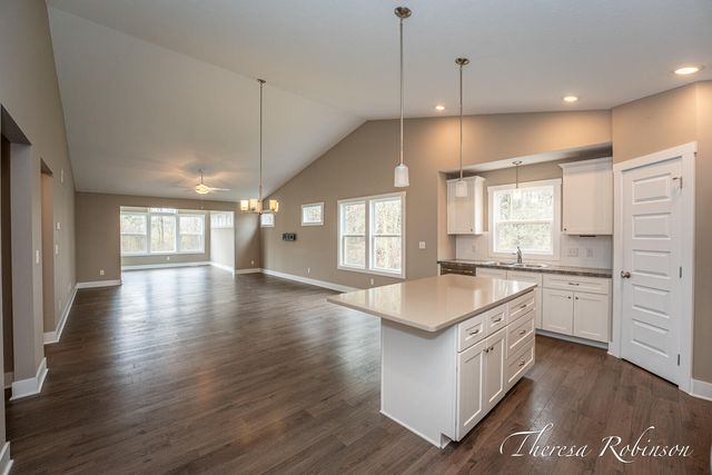 6180 Charleston Lane 46, Allendale Twp, MI 49401