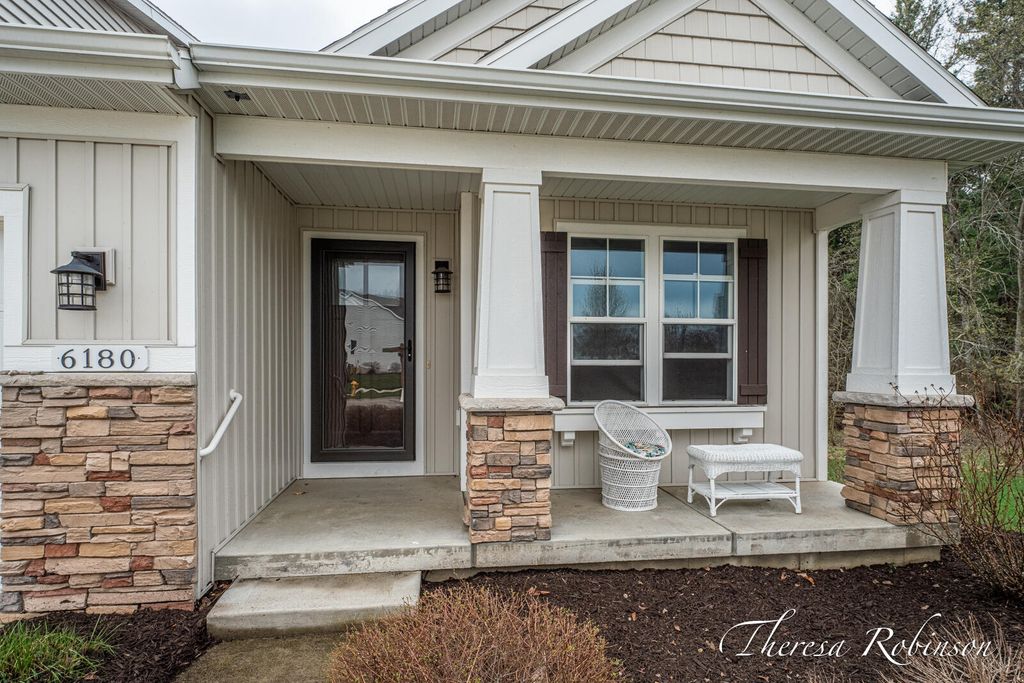 6180 Charleston Lane 46, Allendale Twp, MI 49401